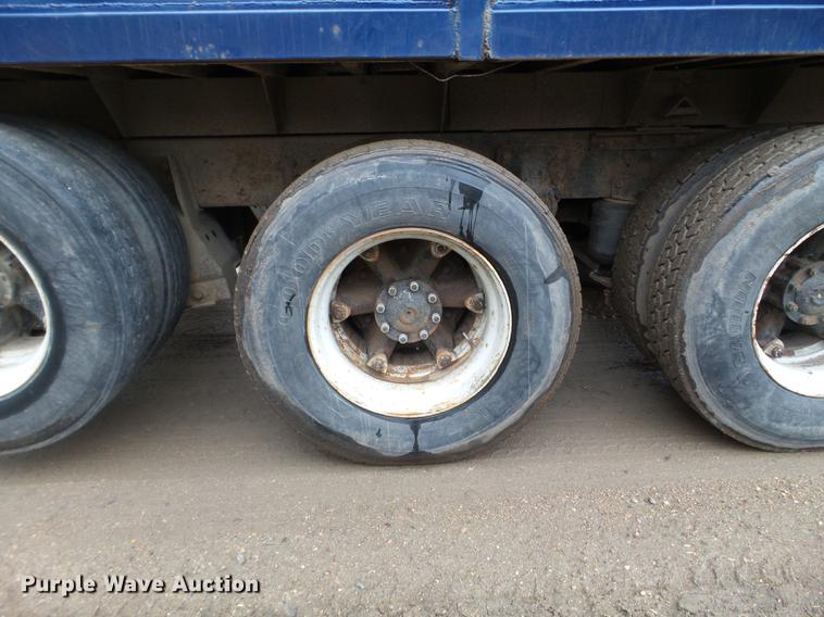 image for item FM9316 1993 Ford L9000 grain truck