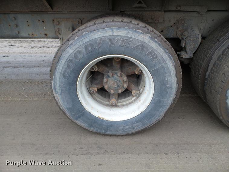 image for item FM9316 1993 Ford L9000 grain truck