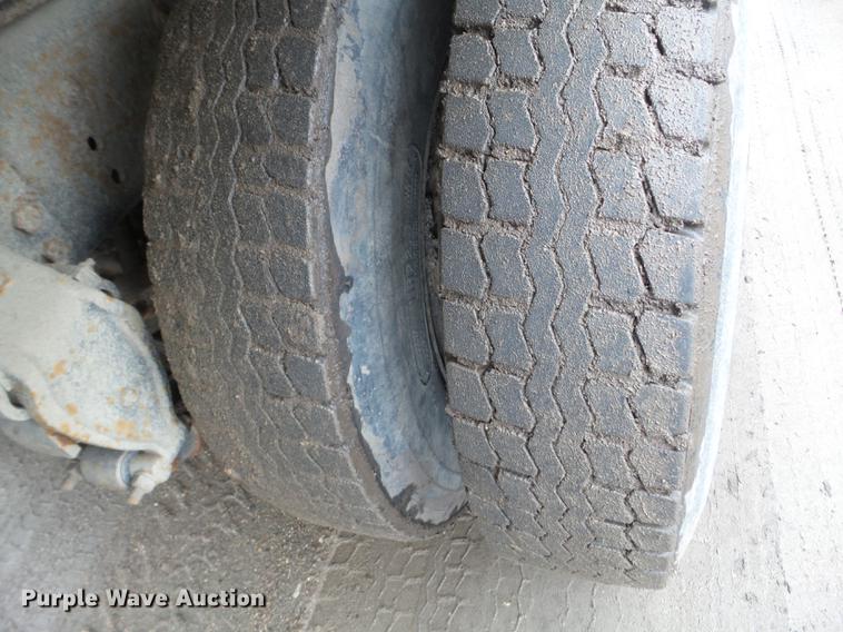 image for item FM9316 1993 Ford L9000 grain truck