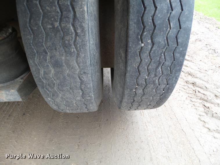 image for item FM9316 1993 Ford L9000 grain truck