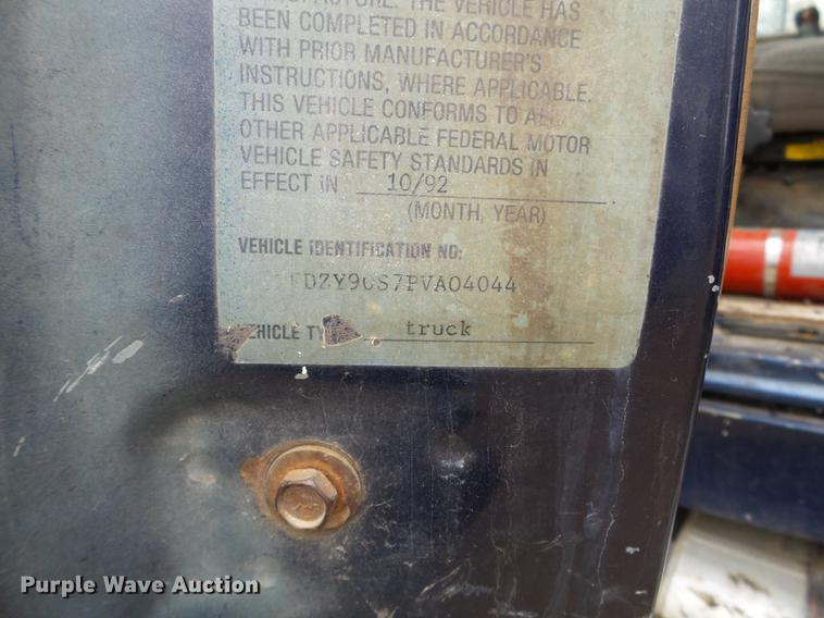 image for item FM9316 1993 Ford L9000 grain truck