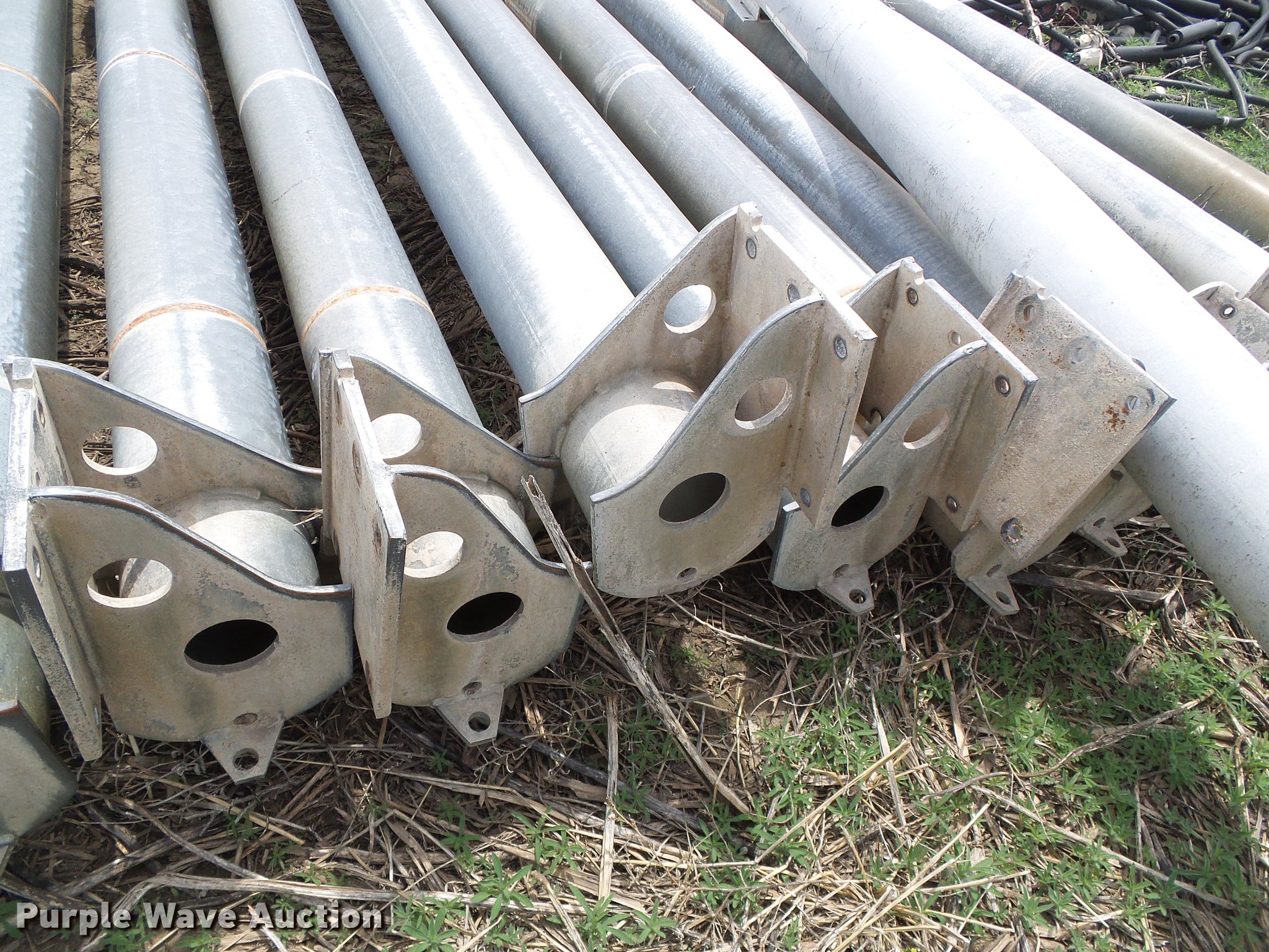 (12) center pivot axles in Satanta, KS Item DC5185 sold Purple Wave