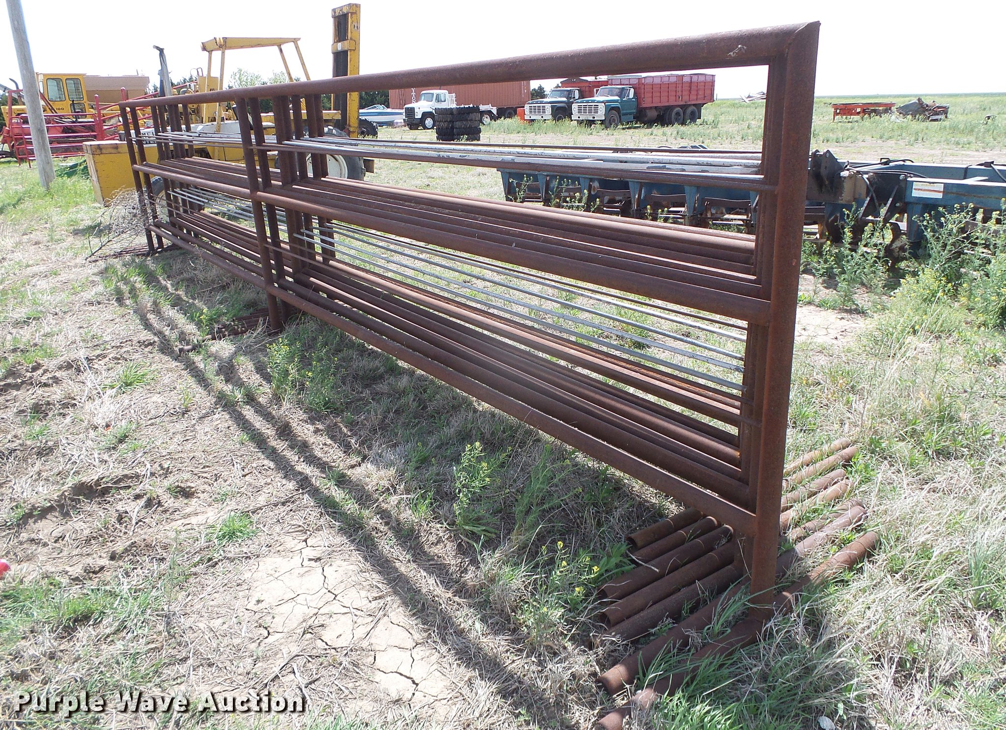(7) five bar pipe panels in Sublette, KS Item DC5201 sold Purple Wave