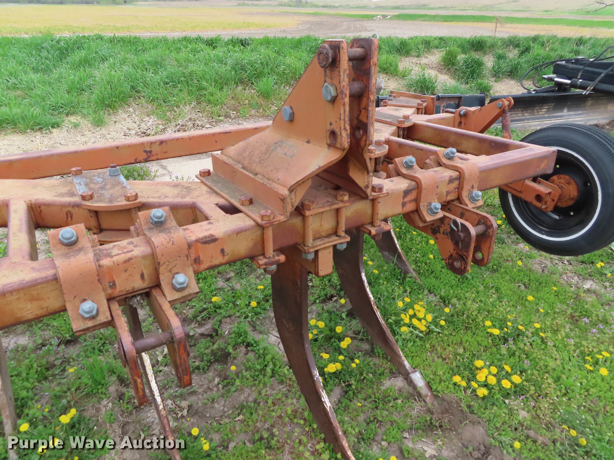 Johnson V-ripper in Frankfort, KS | Item DE3455 sold | Purple Wave