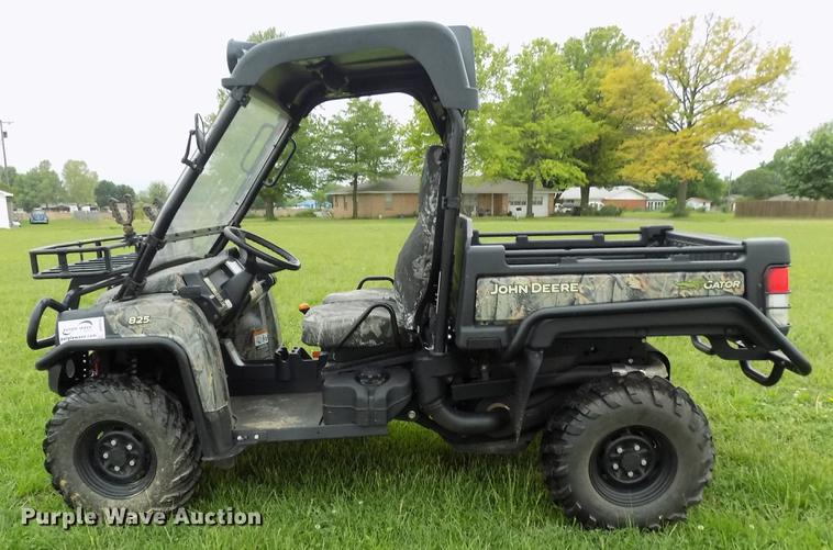 image for item DB9693 2014 John Deere Gator 825 utility vehicle