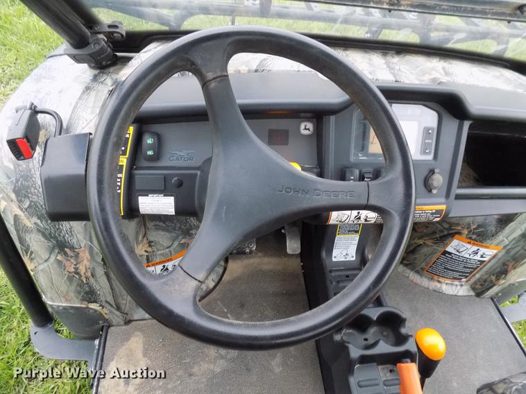 image for item DB9693 2014 John Deere Gator 825 utility vehicle
