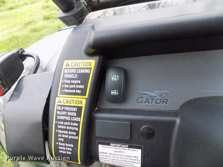 image for item DB9693 2014 John Deere Gator 825 utility vehicle