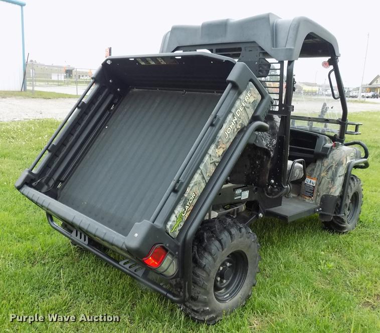 image for item DB9693 2014 John Deere Gator 825 utility vehicle