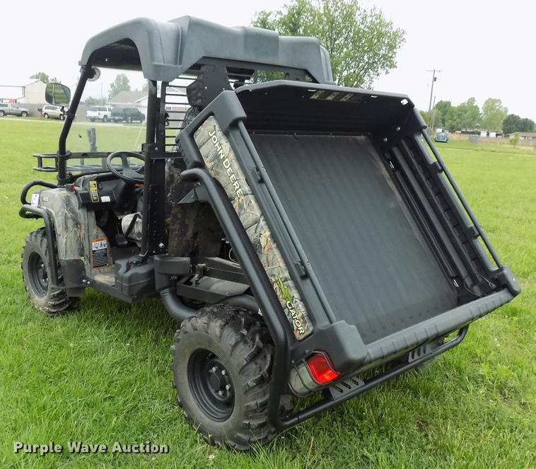image for item DB9693 2014 John Deere Gator 825 utility vehicle