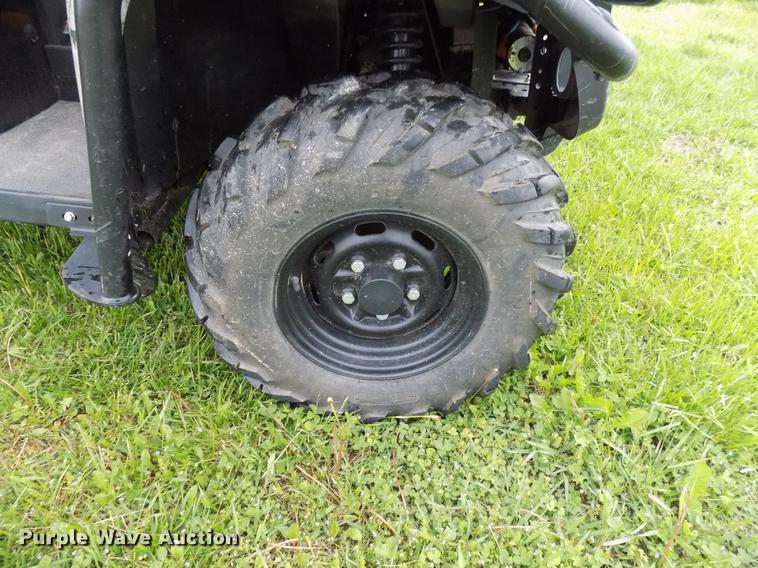 image for item DB9693 2014 John Deere Gator 825 utility vehicle