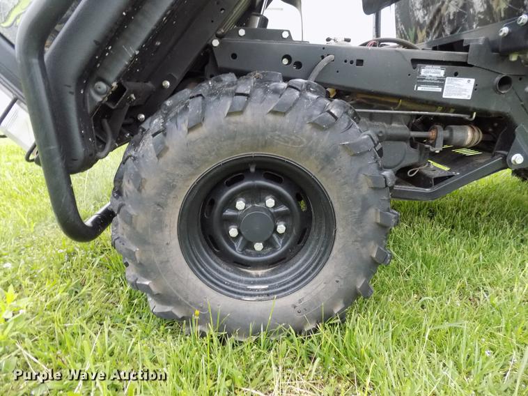 image for item DB9693 2014 John Deere Gator 825 utility vehicle