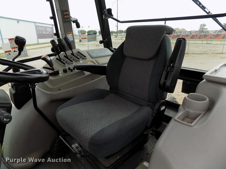 image for item DB9697 2016 Mahindra 105P MFWD tractor