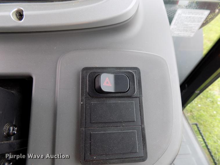 image for item DB9697 2016 Mahindra 105P MFWD tractor