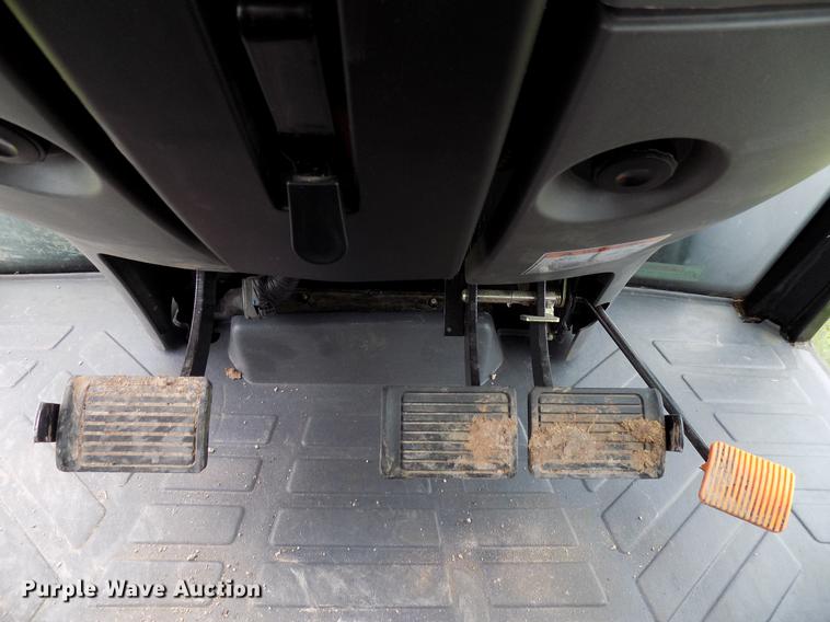 image for item DB9697 2016 Mahindra 105P MFWD tractor