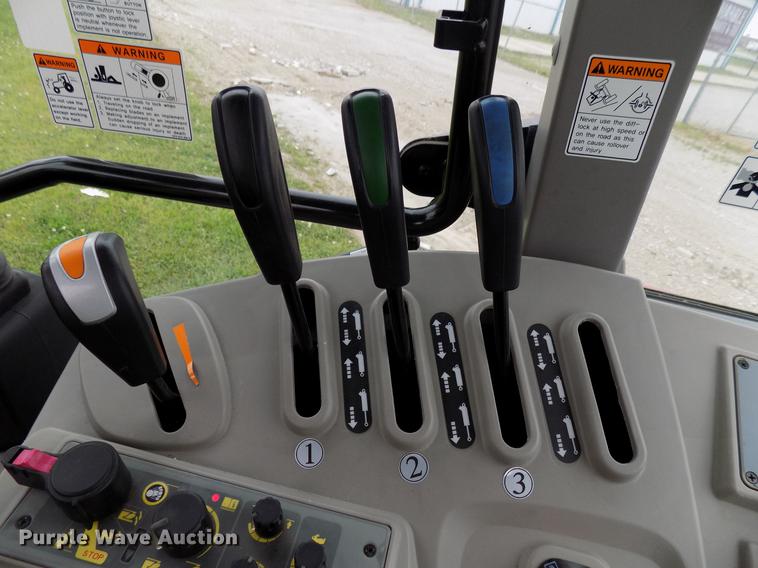 image for item DB9697 2016 Mahindra 105P MFWD tractor