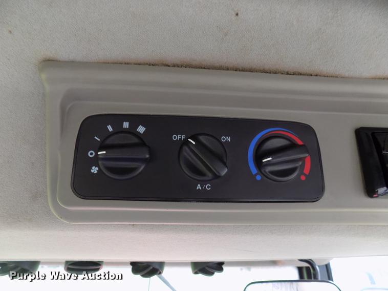 image for item DB9697 2016 Mahindra 105P MFWD tractor