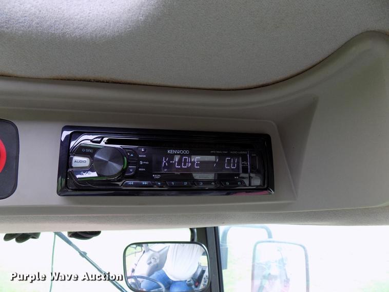 image for item DB9697 2016 Mahindra 105P MFWD tractor