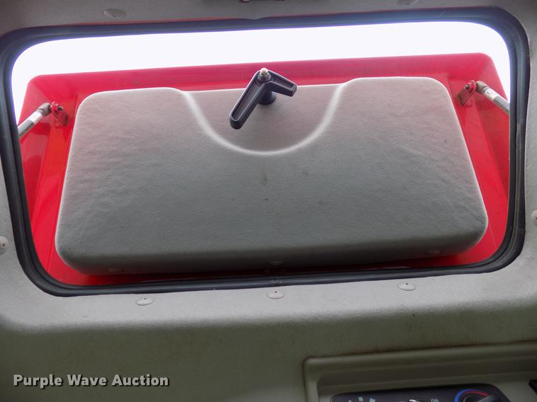 image for item DB9697 2016 Mahindra 105P MFWD tractor