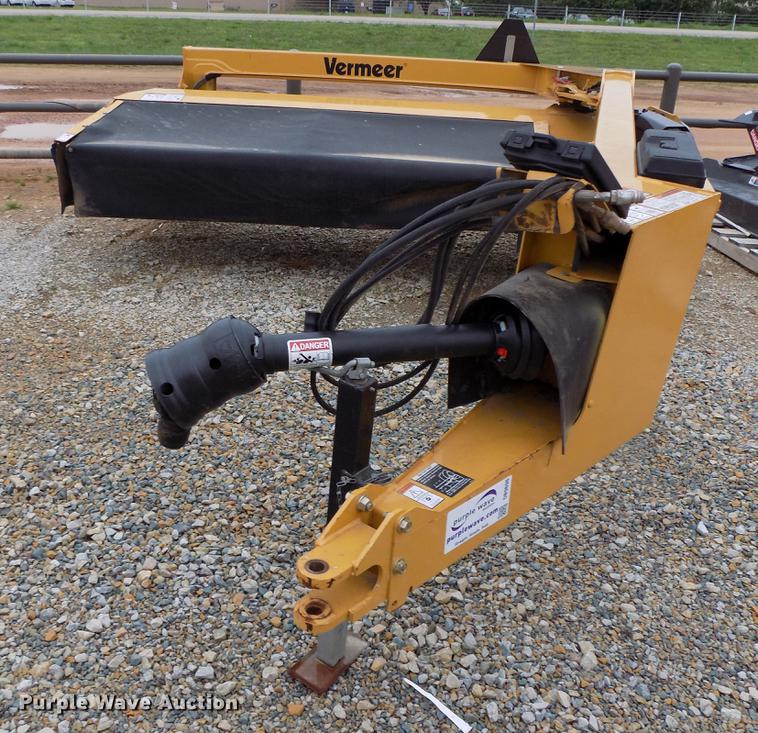 image for item DB9698 2013 Vermeer TM800 disc mower