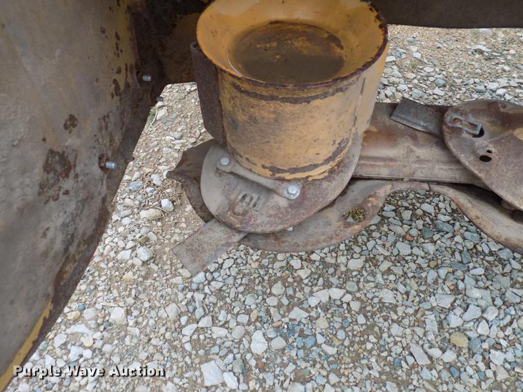 image for item DB9698 2013 Vermeer TM800 disc mower