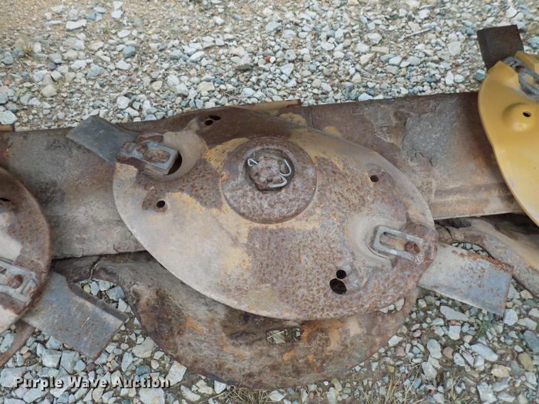 image for item DB9698 2013 Vermeer TM800 disc mower