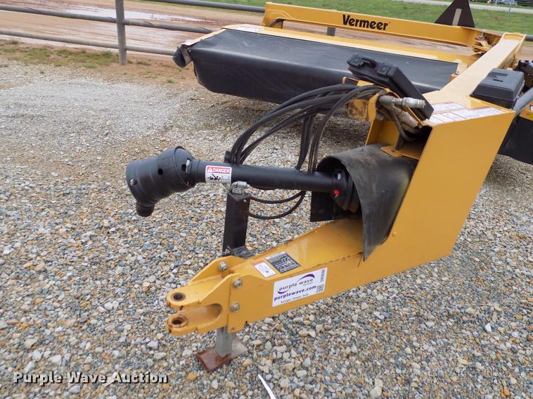 image for item DB9698 2013 Vermeer TM800 disc mower