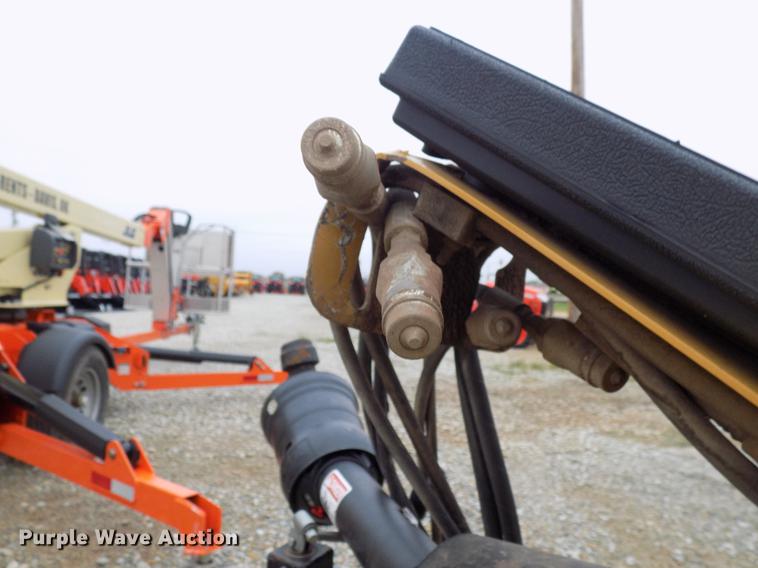 image for item DB9698 2013 Vermeer TM800 disc mower