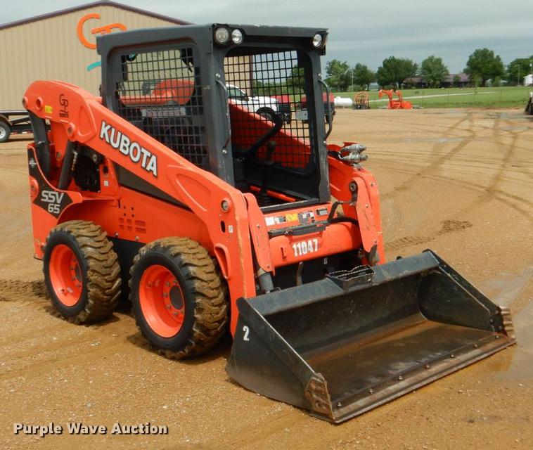image for item DE3947 2016 Kubota SSV65 skid steer