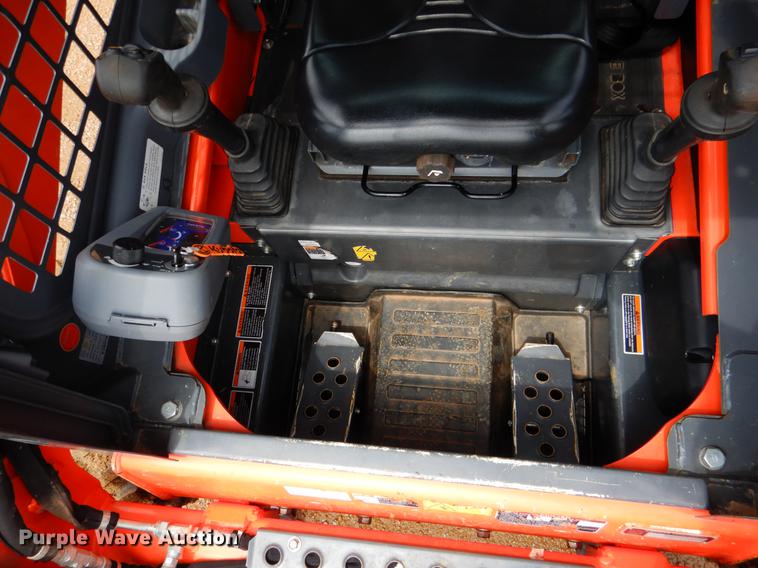 image for item DE3947 2016 Kubota SSV65 skid steer