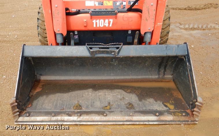 image for item DE3947 2016 Kubota SSV65 skid steer