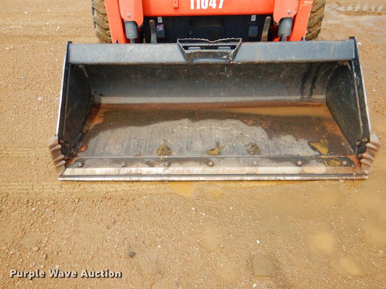 image for item DE3947 2016 Kubota SSV65 skid steer