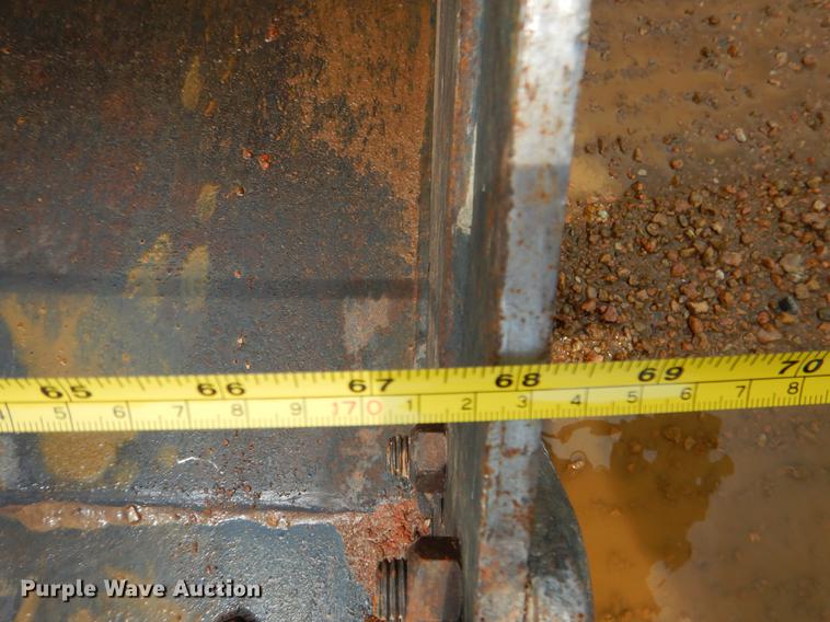 image for item DE3947 2016 Kubota SSV65 skid steer