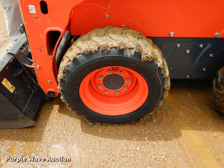 image for item DE3947 2016 Kubota SSV65 skid steer