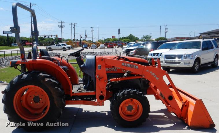 image for item DE3958 2010 Kubota L3540GST tractor