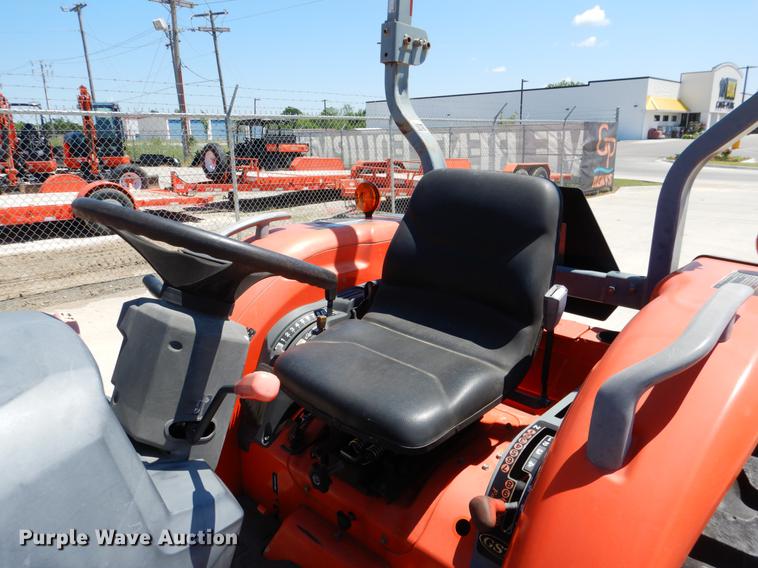 image for item DE3958 2010 Kubota L3540GST tractor