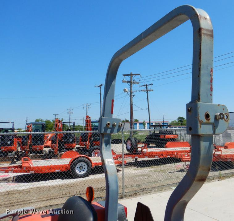 image for item DE3958 2010 Kubota L3540GST tractor