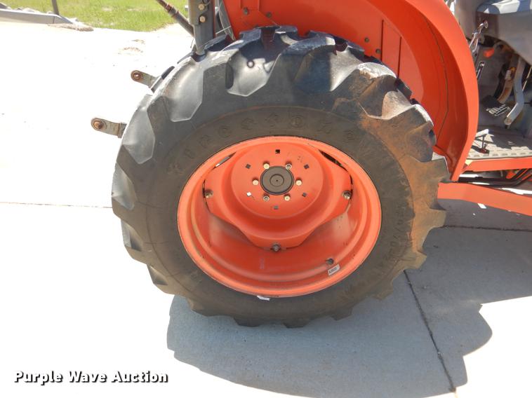 image for item DE3958 2010 Kubota L3540GST tractor