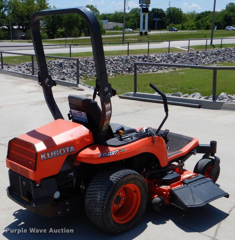 image for item DE3959 2010 Kubota ZG227  ZTR lawn mower