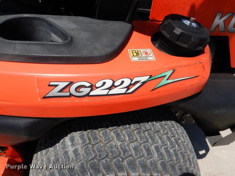 image for item DE3959 2010 Kubota ZG227  ZTR lawn mower