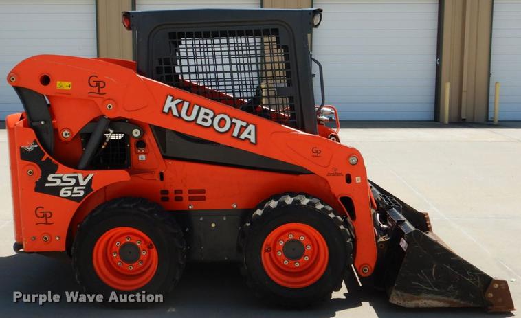 image for item DE3960 2016 Kubota SSV65 skid steer
