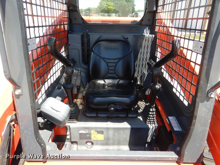 image for item DE3960 2016 Kubota SSV65 skid steer