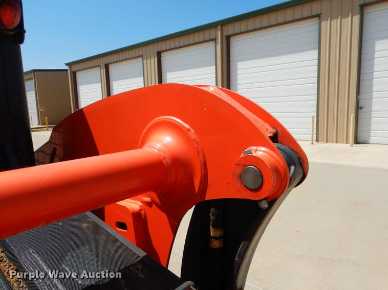 image for item DE3960 2016 Kubota SSV65 skid steer