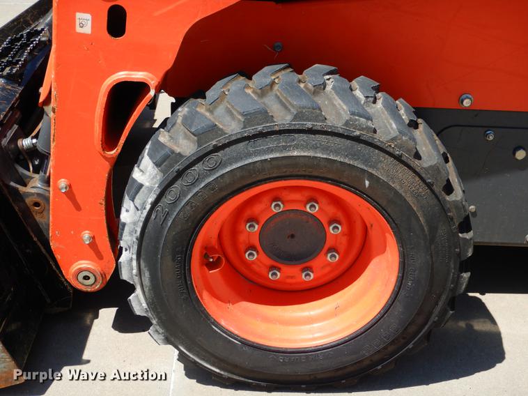 image for item DE3960 2016 Kubota SSV65 skid steer