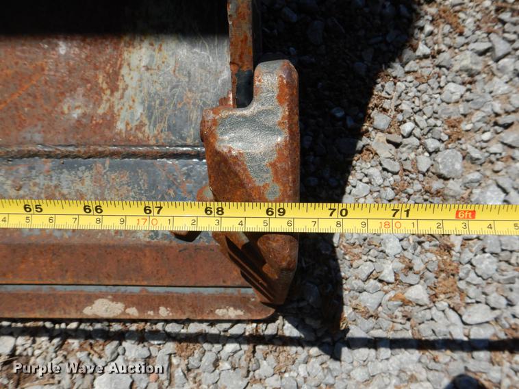 image for item DE3960 2016 Kubota SSV65 skid steer