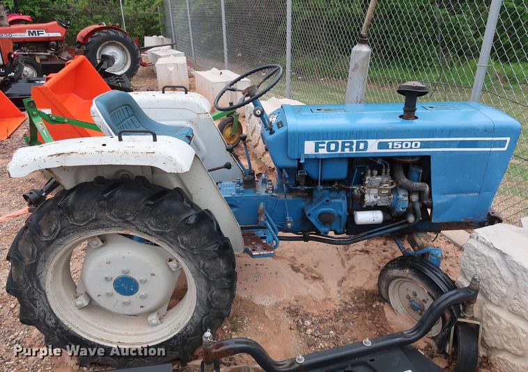 image for item DG3419 1979 Ford 1500 tractor
