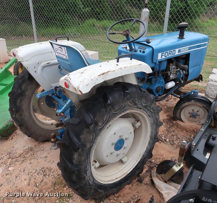 image for item DG3419 1979 Ford 1500 tractor