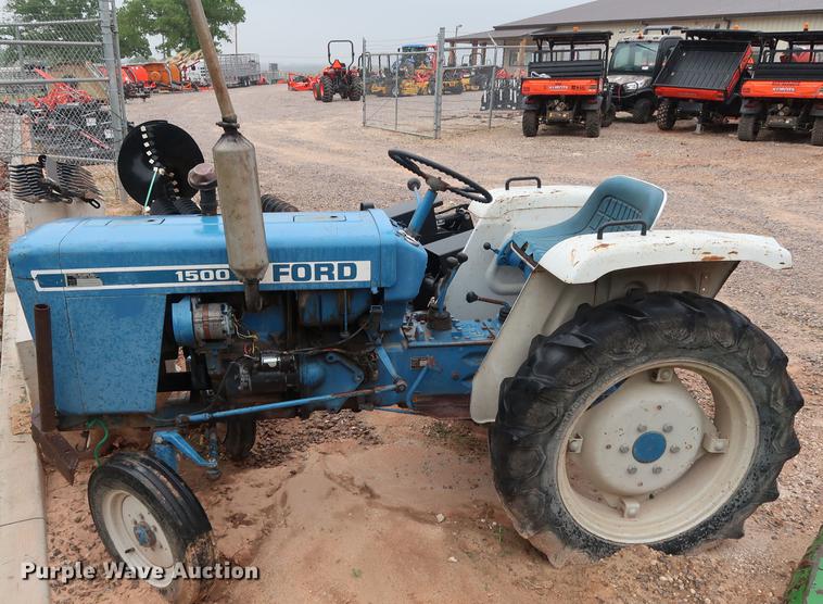 image for item DG3419 1979 Ford 1500 tractor