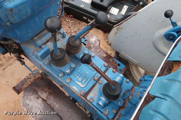 image for item DG3419 1979 Ford 1500 tractor