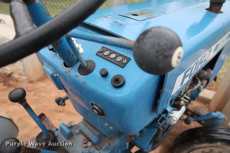 image for item DG3419 1979 Ford 1500 tractor