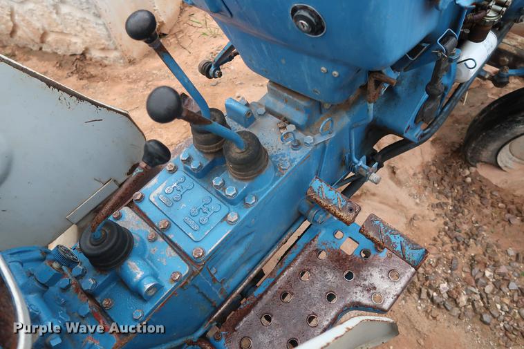 image for item DG3419 1979 Ford 1500 tractor